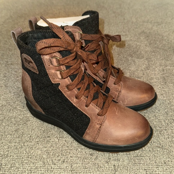 Sorel Evie II Boots - Picture 2 of 6